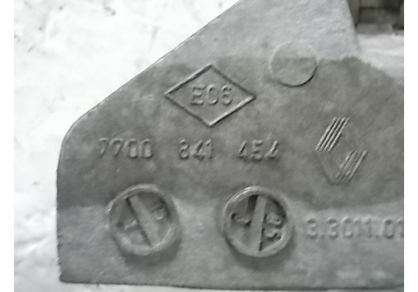 Кронштейн КПП Рено Шафран 7700841454